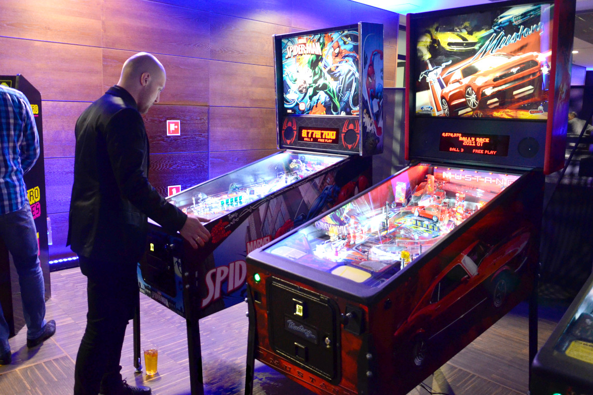 Flippery Pinball Retro - 4 - fliper na event cena