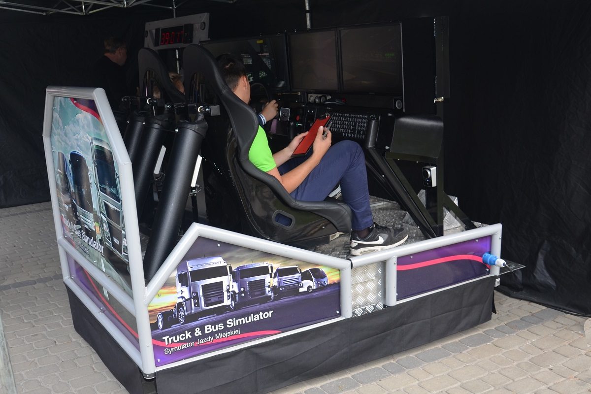 Symulator jazdy samochodem ciezarowym TIR VR - 15