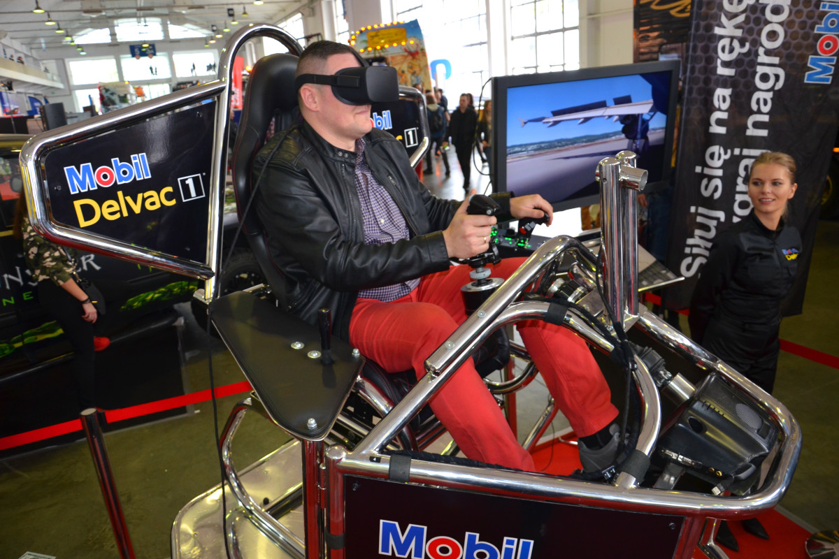Symulator lotu VR 9D - 9 - symulator samolotu pasażerskiego wynajem