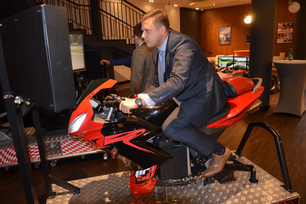 Symulator motocykla imprezy firmowe